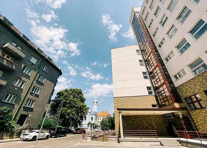 New In Quiet Part Of The Center *