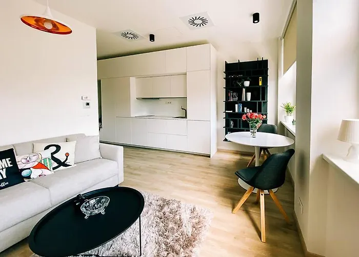 New In Quiet Part Of The Center Apartament