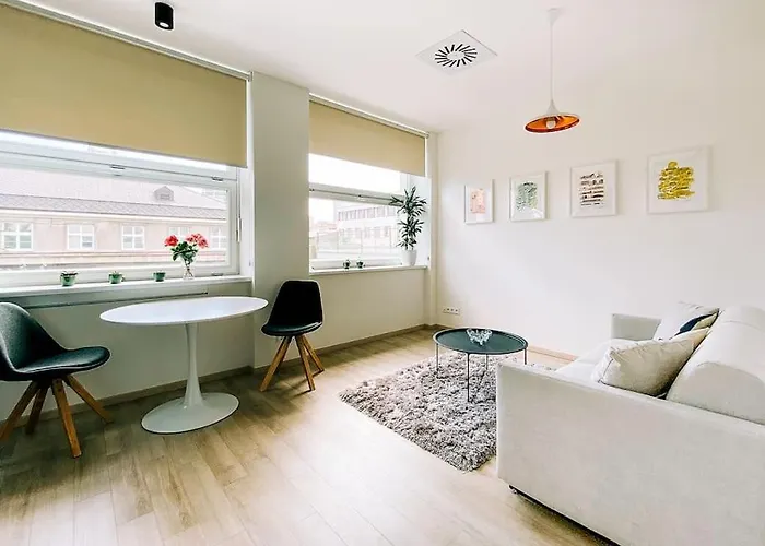 New In Quiet Part Of The Center *